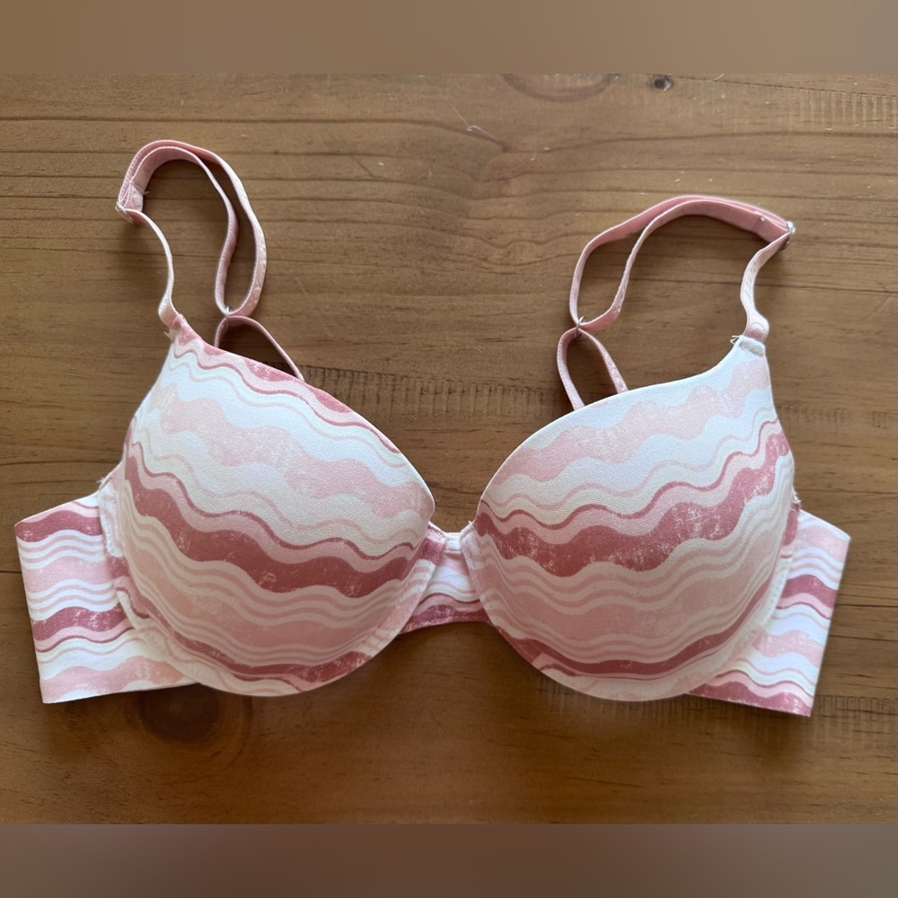 Super Soft T-Shirt Roxy Bra 38C Pink White Lightly Padded Seamless Underwire